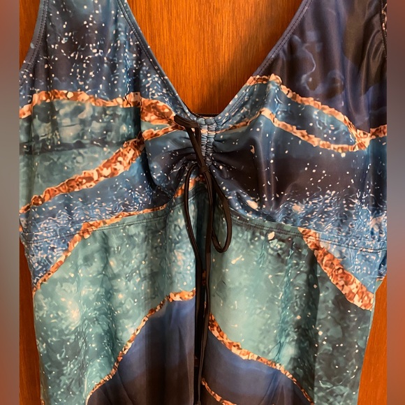 NWOT beautiful patterned tankini top, size 2X - Picture 3 of 11